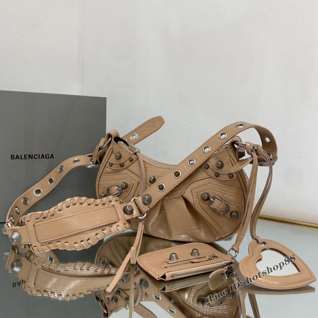 Balenciaga專櫃爆款經典機車包系列女包 巴黎世家鱷魚裸粉Le Cagole月牙腋下包 fyj1717